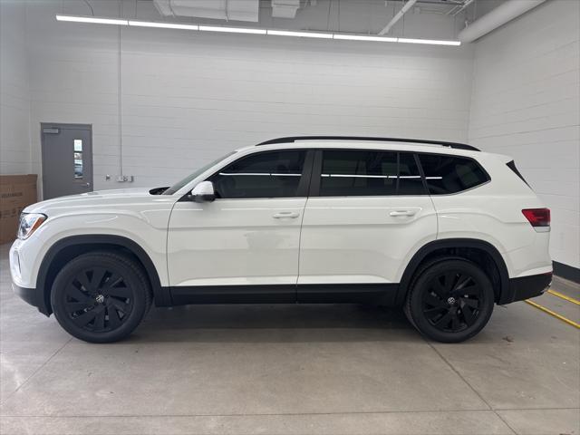 new 2025 Volkswagen Atlas car, priced at $45,154