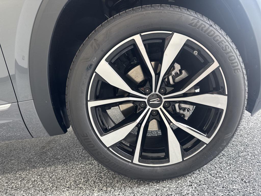 new 2025 Volkswagen Atlas car, priced at $50,848