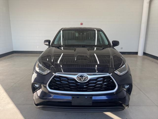 used 2021 Toyota Highlander car, priced at $26,995