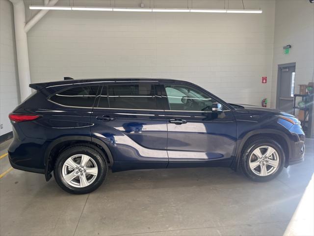 used 2021 Toyota Highlander car, priced at $26,995