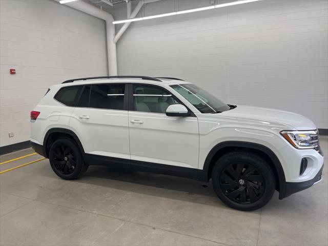 new 2025 Volkswagen Atlas car, priced at $47,010