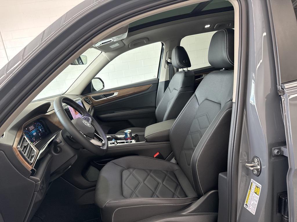 new 2026 Volkswagen Atlas car, priced at $49,081