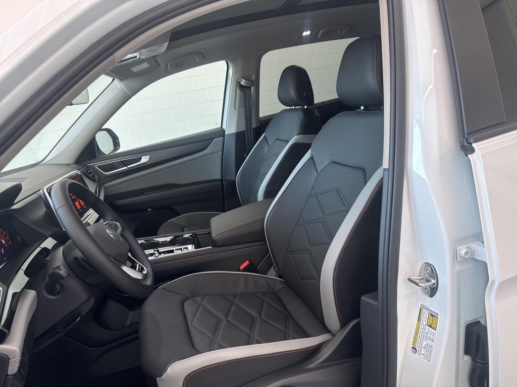 new 2026 Volkswagen Atlas car, priced at $49,021
