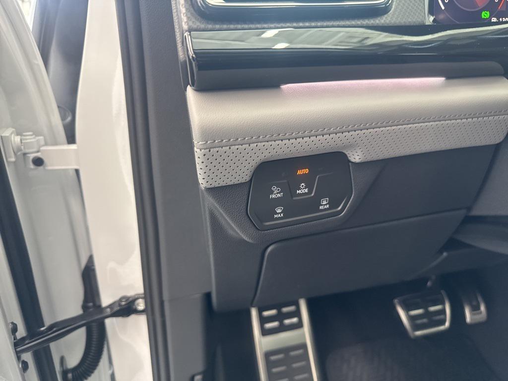 new 2026 Volkswagen Atlas car, priced at $49,021