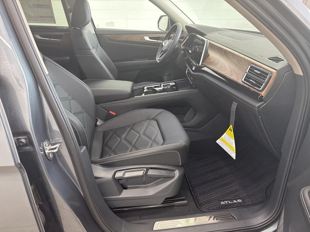 new 2025 Volkswagen Atlas car, priced at $41,618