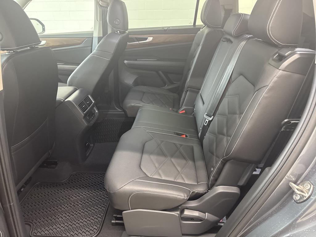 new 2025 Volkswagen Atlas car, priced at $41,618