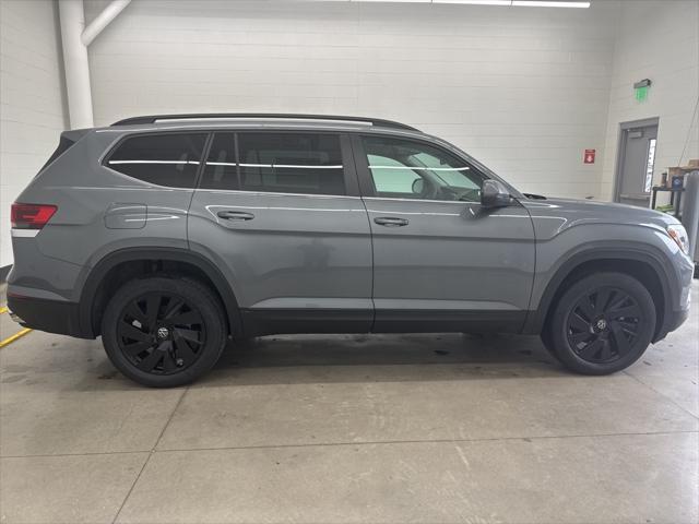 new 2025 Volkswagen Atlas car, priced at $45,118