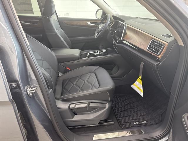 new 2025 Volkswagen Atlas car, priced at $45,118