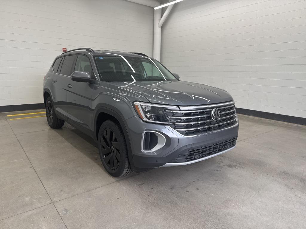 new 2025 Volkswagen Atlas car, priced at $41,618