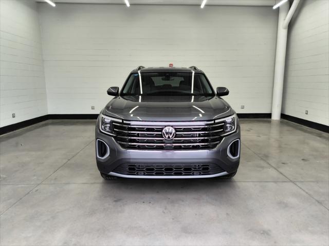 new 2025 Volkswagen Atlas car, priced at $43,118