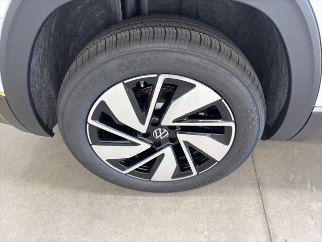 new 2025 Volkswagen Atlas car, priced at $49,501