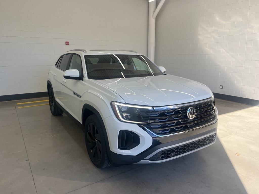 new 2025 Volkswagen Atlas Cross Sport car, priced at $41,183