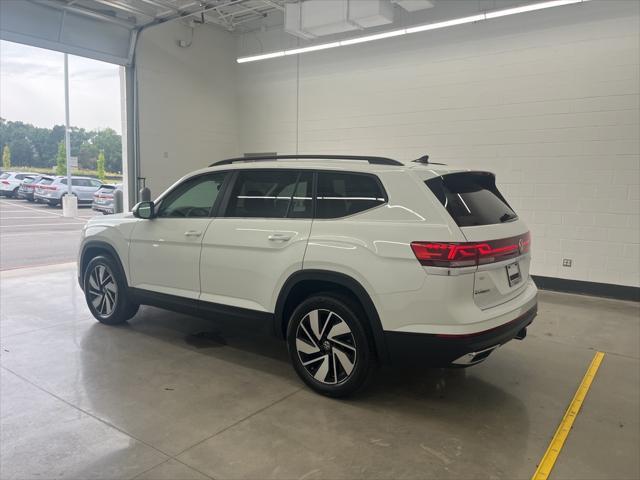 new 2024 Volkswagen Atlas car, priced at $40,325