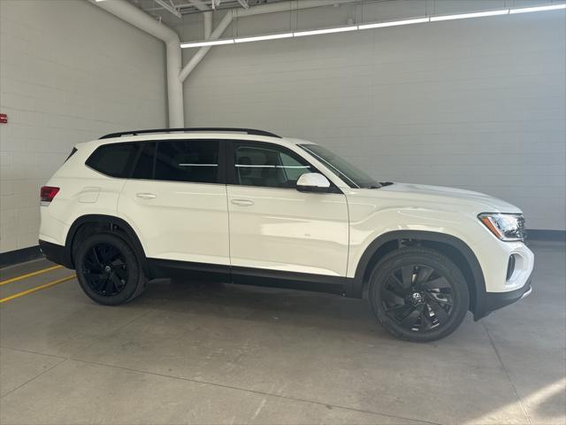 new 2025 Volkswagen Atlas car, priced at $45,073