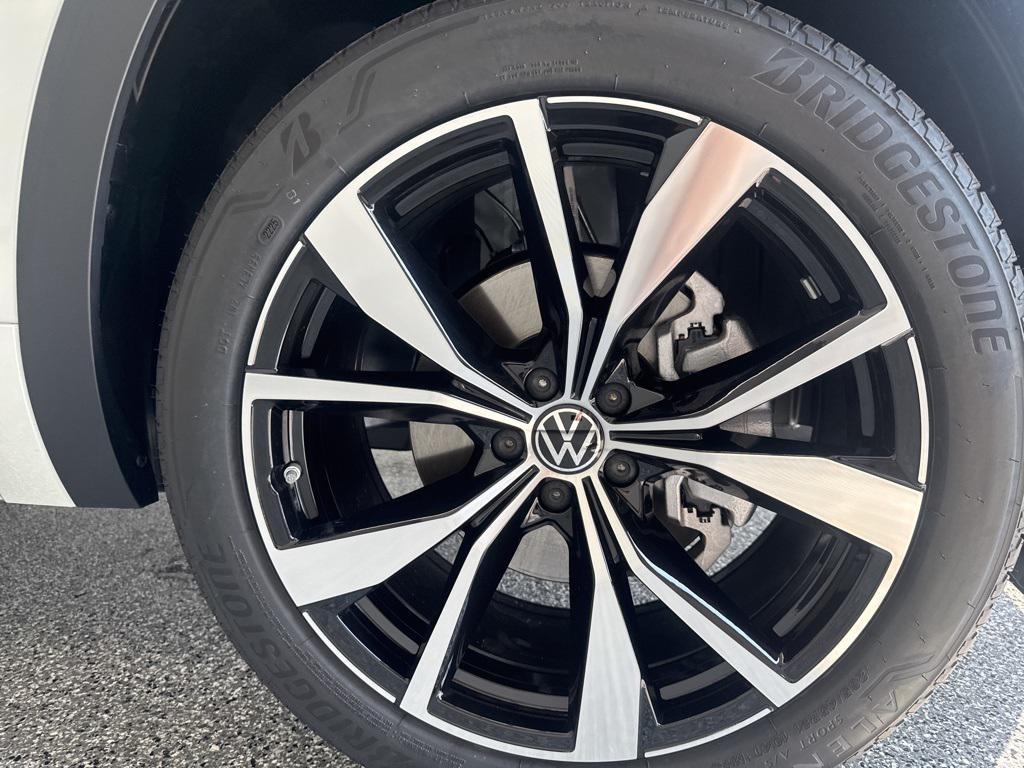 new 2026 Volkswagen Atlas car, priced at $56,286