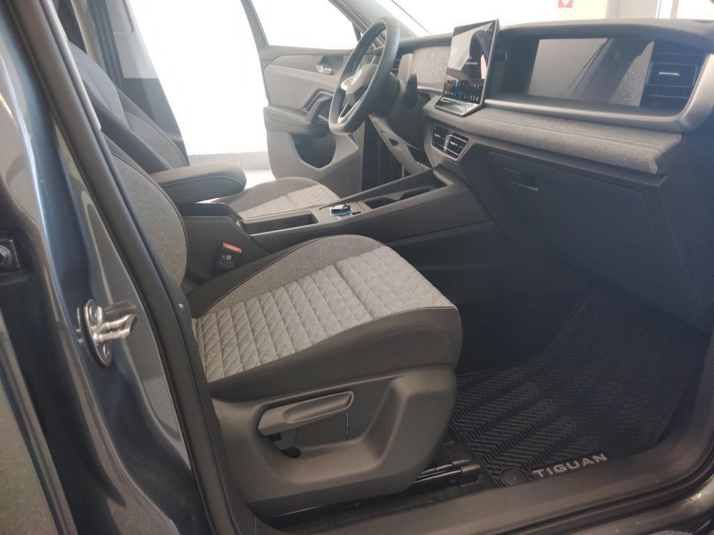 new 2026 Volkswagen Tiguan car, priced at $33,053