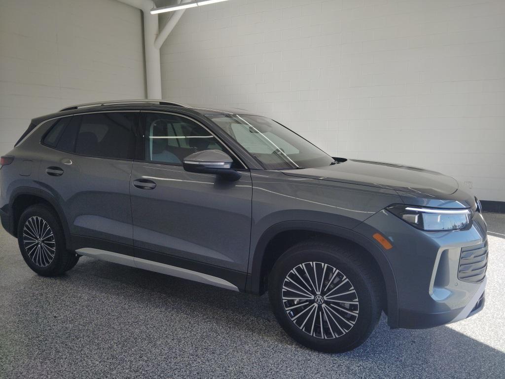 new 2026 Volkswagen Tiguan car, priced at $33,053