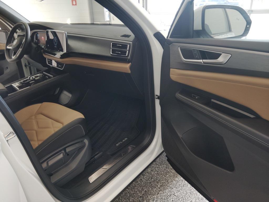 new 2025 Volkswagen Atlas Cross Sport car, priced at $39,211