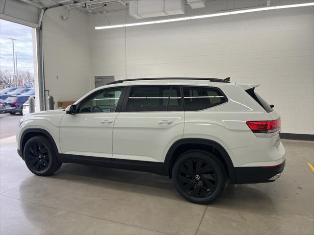 new 2025 Volkswagen Atlas car, priced at $43,443