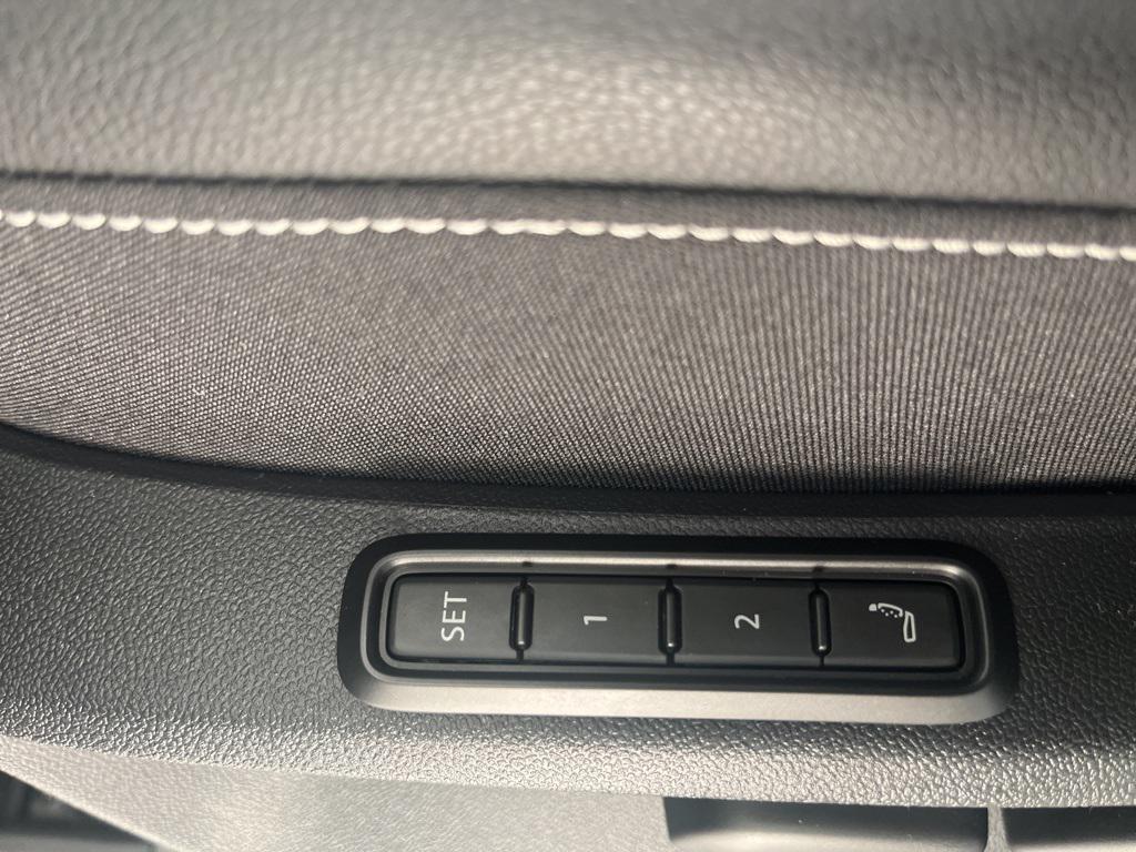 new 2026 Volkswagen Atlas car, priced at $54,118