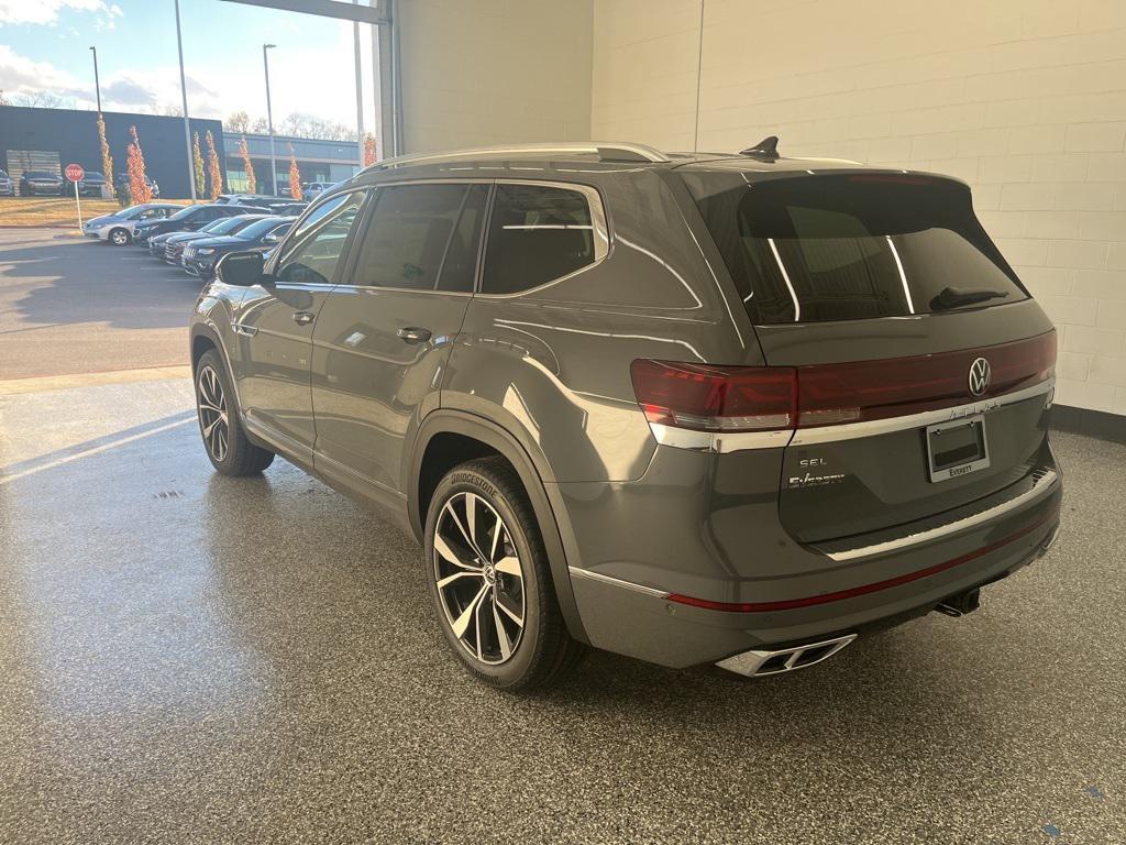 new 2026 Volkswagen Atlas car, priced at $54,118