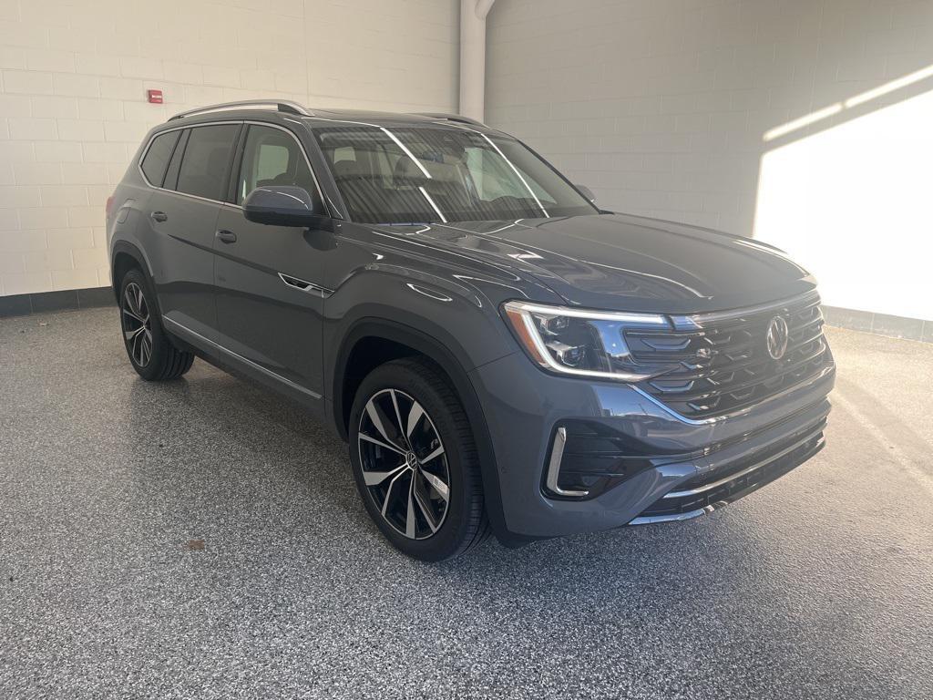 new 2026 Volkswagen Atlas car, priced at $54,118