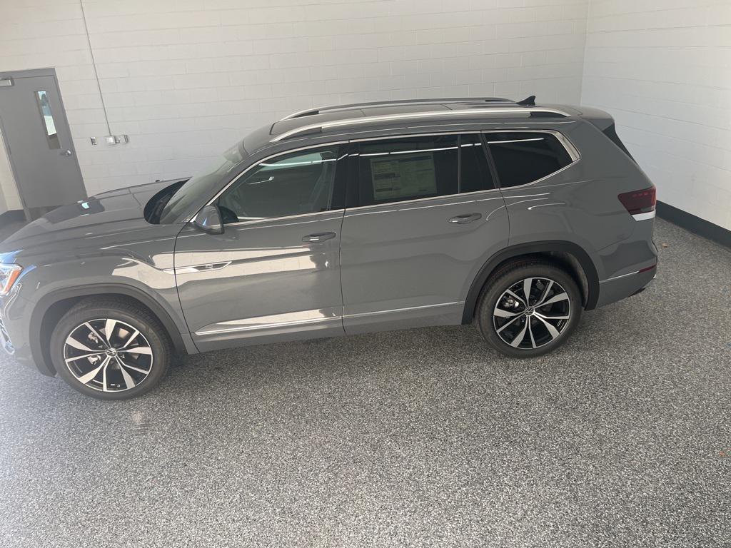 new 2026 Volkswagen Atlas car, priced at $54,118