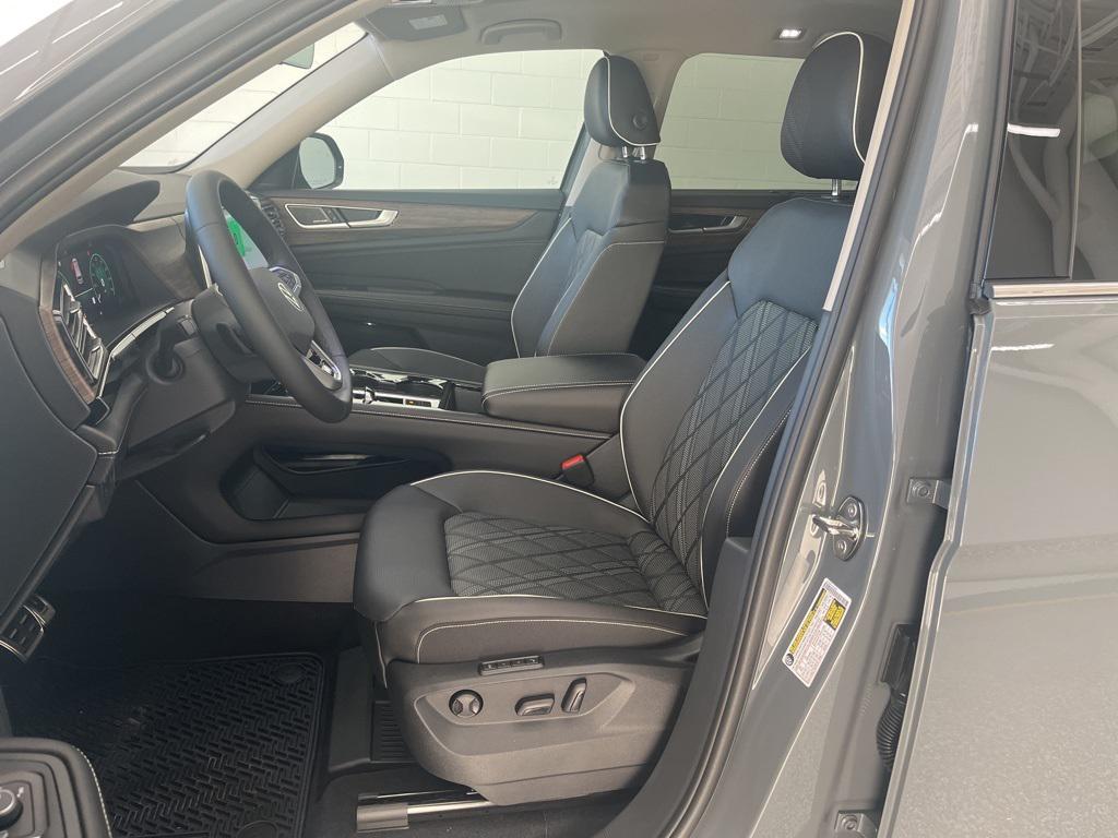 new 2026 Volkswagen Atlas car, priced at $54,118