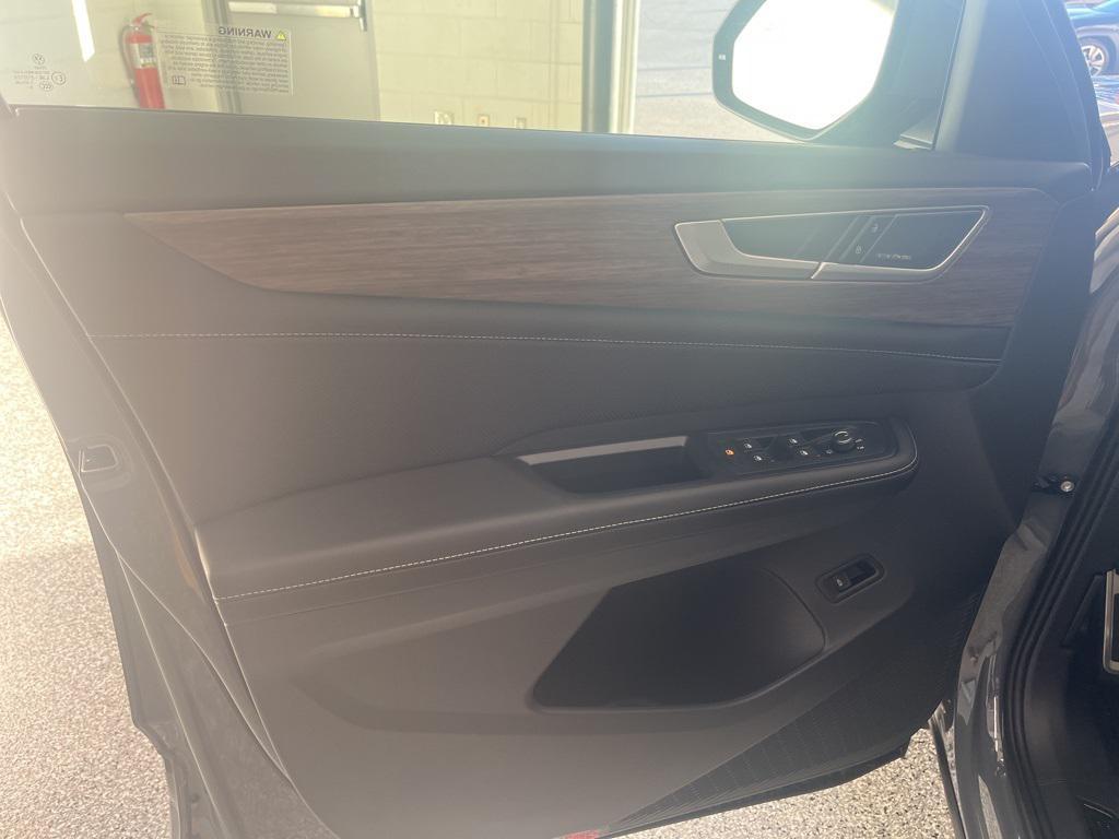 new 2026 Volkswagen Atlas car, priced at $54,118