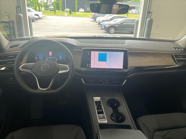 new 2025 Volkswagen Atlas car, priced at $40,006