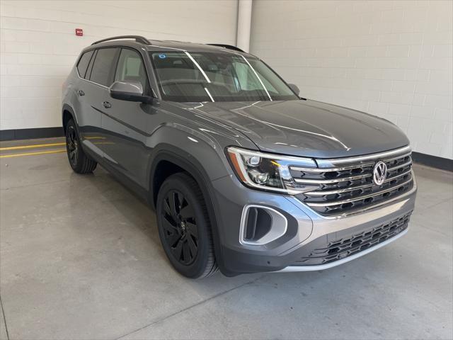 new 2024 Volkswagen Atlas car, priced at $40,415