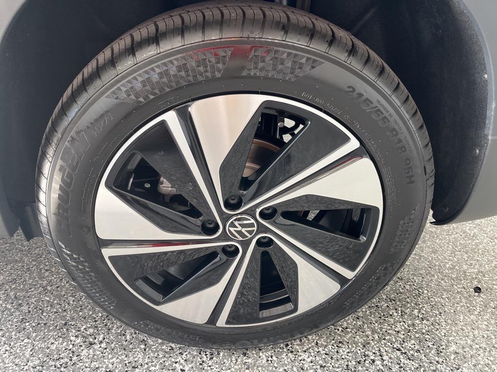 new 2026 Volkswagen Taos car, priced at $33,351