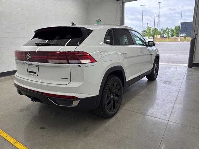 new 2025 Volkswagen Atlas Cross Sport car, priced at $44,103