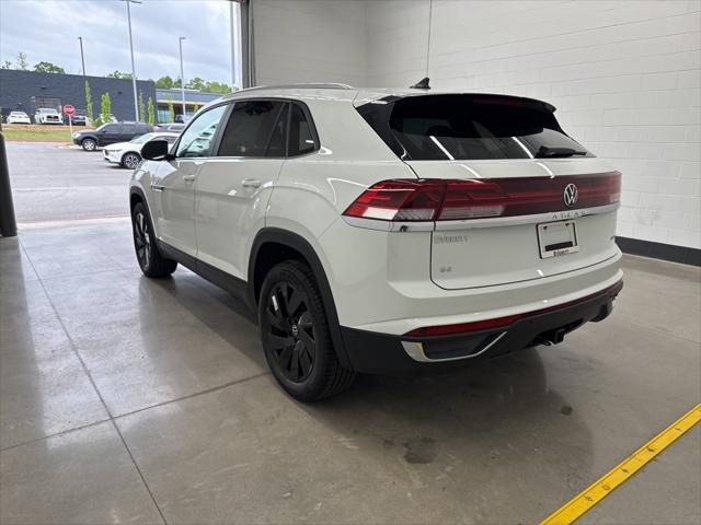 new 2025 Volkswagen Atlas Cross Sport car, priced at $44,103