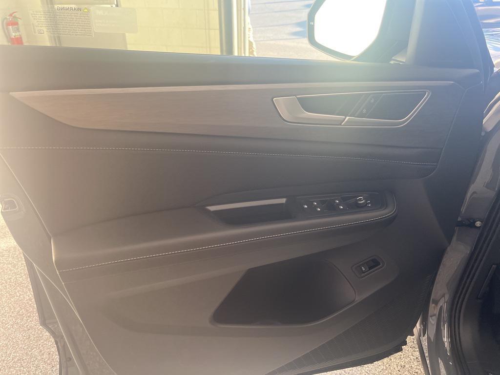 new 2026 Volkswagen Atlas Cross Sport car, priced at $45,886