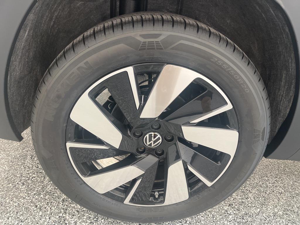 new 2026 Volkswagen Atlas Cross Sport car, priced at $45,886