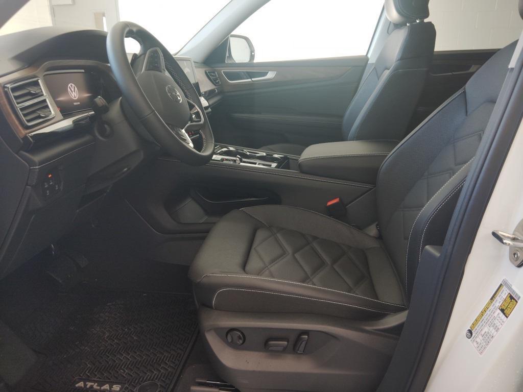 new 2026 Volkswagen Atlas car, priced at $47,557