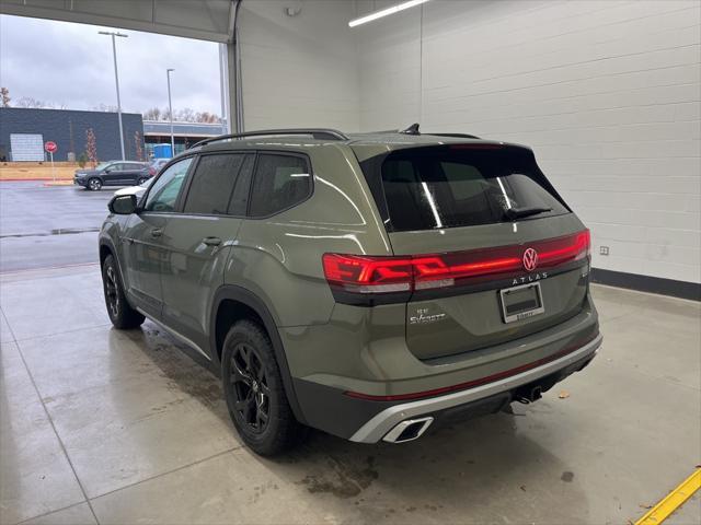 new 2025 Volkswagen Atlas car, priced at $46,002