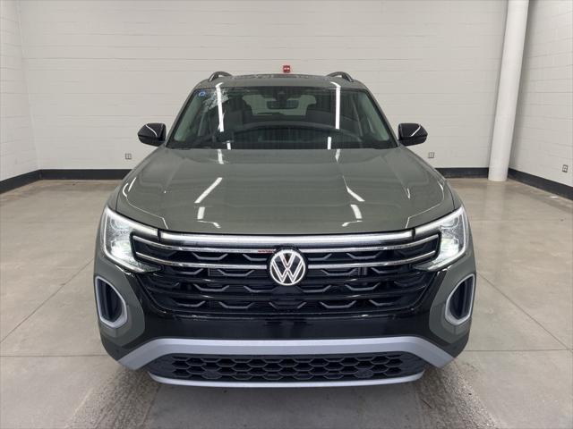 new 2025 Volkswagen Atlas car, priced at $46,002