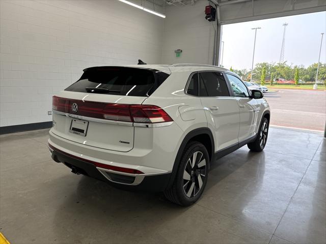 new 2024 Volkswagen Atlas Cross Sport car, priced at $42,666