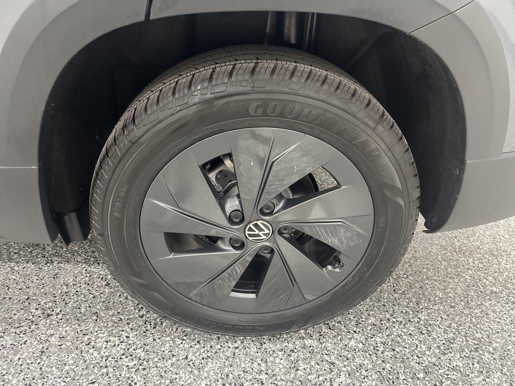 new 2026 Volkswagen Taos car, priced at $28,047