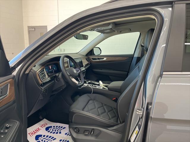 new 2025 Volkswagen Atlas car, priced at $41,720