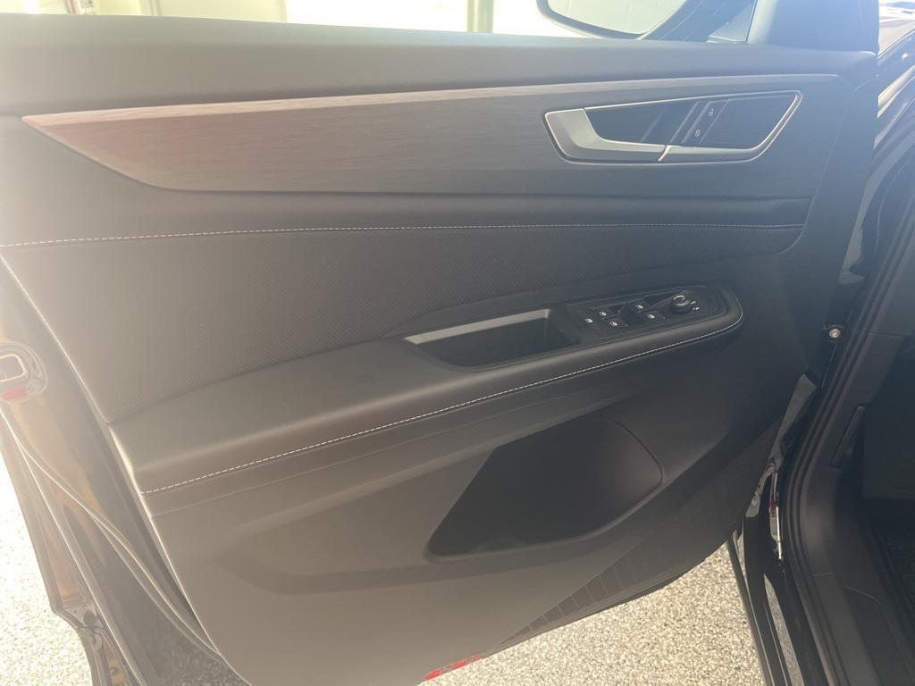 new 2026 Volkswagen Atlas Cross Sport car, priced at $40,268