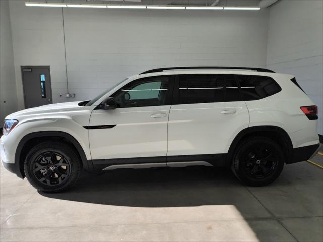 new 2025 Volkswagen Atlas car, priced at $44,904