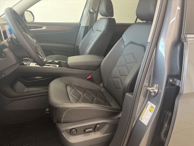 new 2025 Volkswagen Atlas car, priced at $45,648