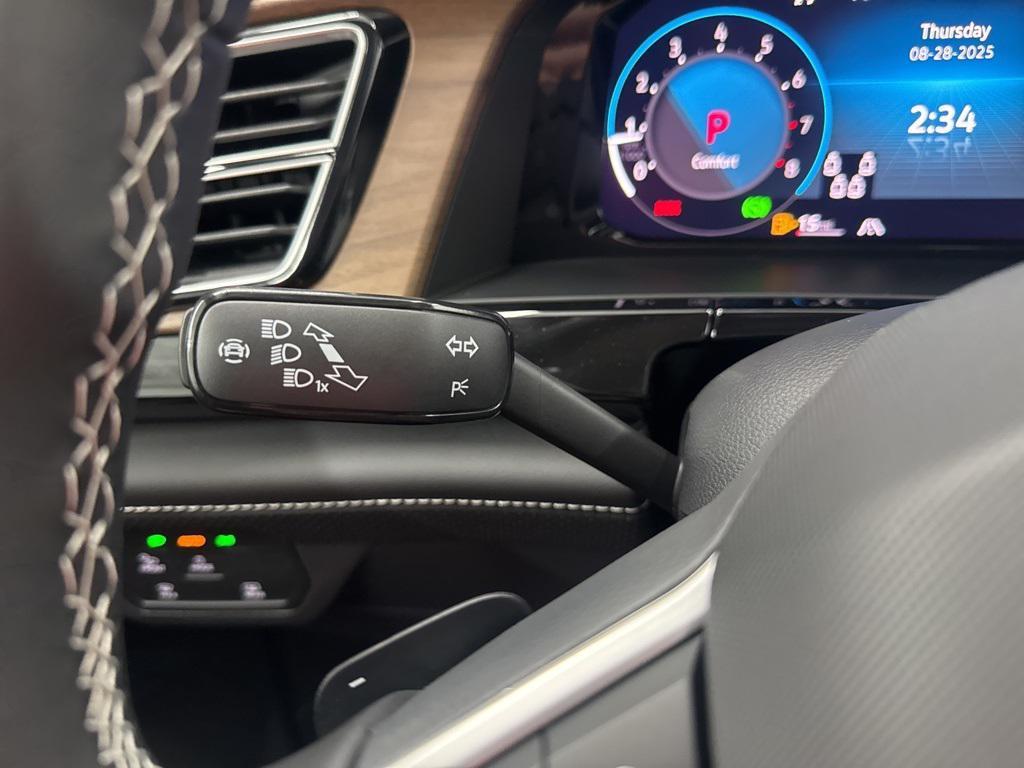new 2026 Volkswagen Atlas car, priced at $48,626