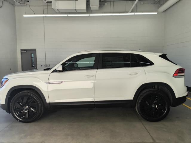 new 2025 Volkswagen Atlas Cross Sport car, priced at $45,603