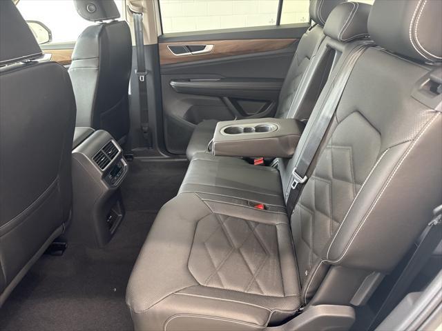 new 2025 Volkswagen Atlas car, priced at $40,006