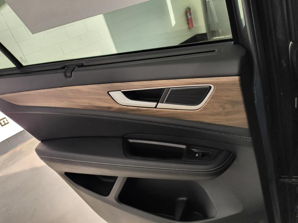 new 2025 Volkswagen Atlas car, priced at $42,463