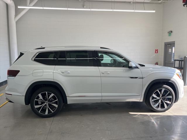 new 2025 Volkswagen Atlas car, priced at $53,081